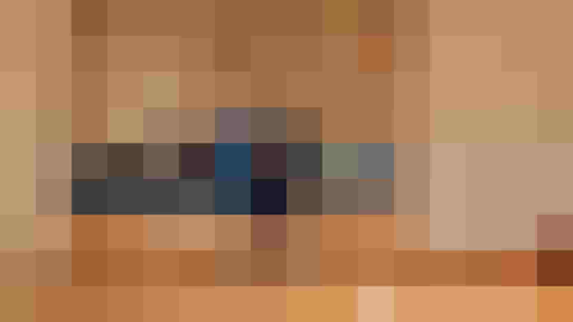 Kind spielt im Indoor-Spielraum mit Kletterwand und Turnball im Hinterrohrgut in Flachau