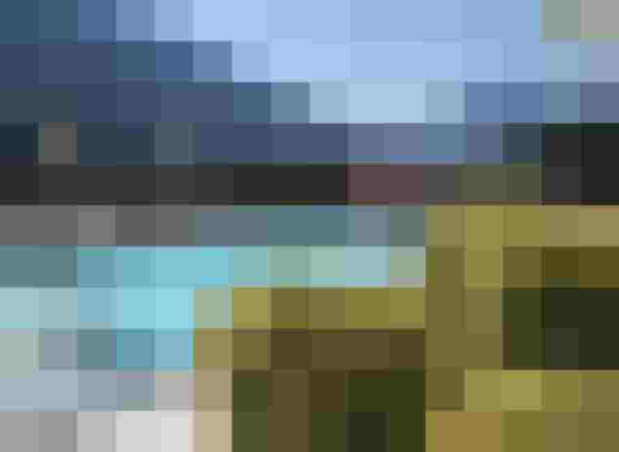 Beheizter Außenpool mit Liegen und Alpenpanorama am Hinterrohrgut